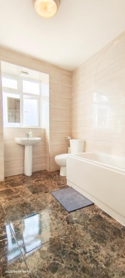 Apartament Acacia Flat 189 In Wembley Londyn Zewnętrze zdjęcie