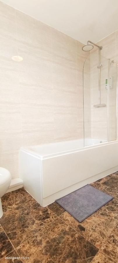Apartament Acacia Flat 189 In Wembley Londyn Zewnętrze zdjęcie